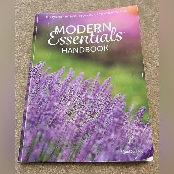 Modern Essentials Handbook Tenth Edition. - Picture 1 of 4